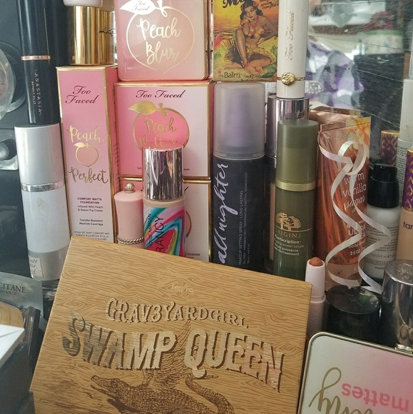 I have a ton of makeup top brands ask me what your - Picture 5 of 7